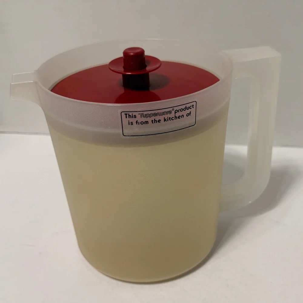 Vintage Tupperware 1 Quart Pitcher Red Push Button Sunburst Lid Made‎ in USA *